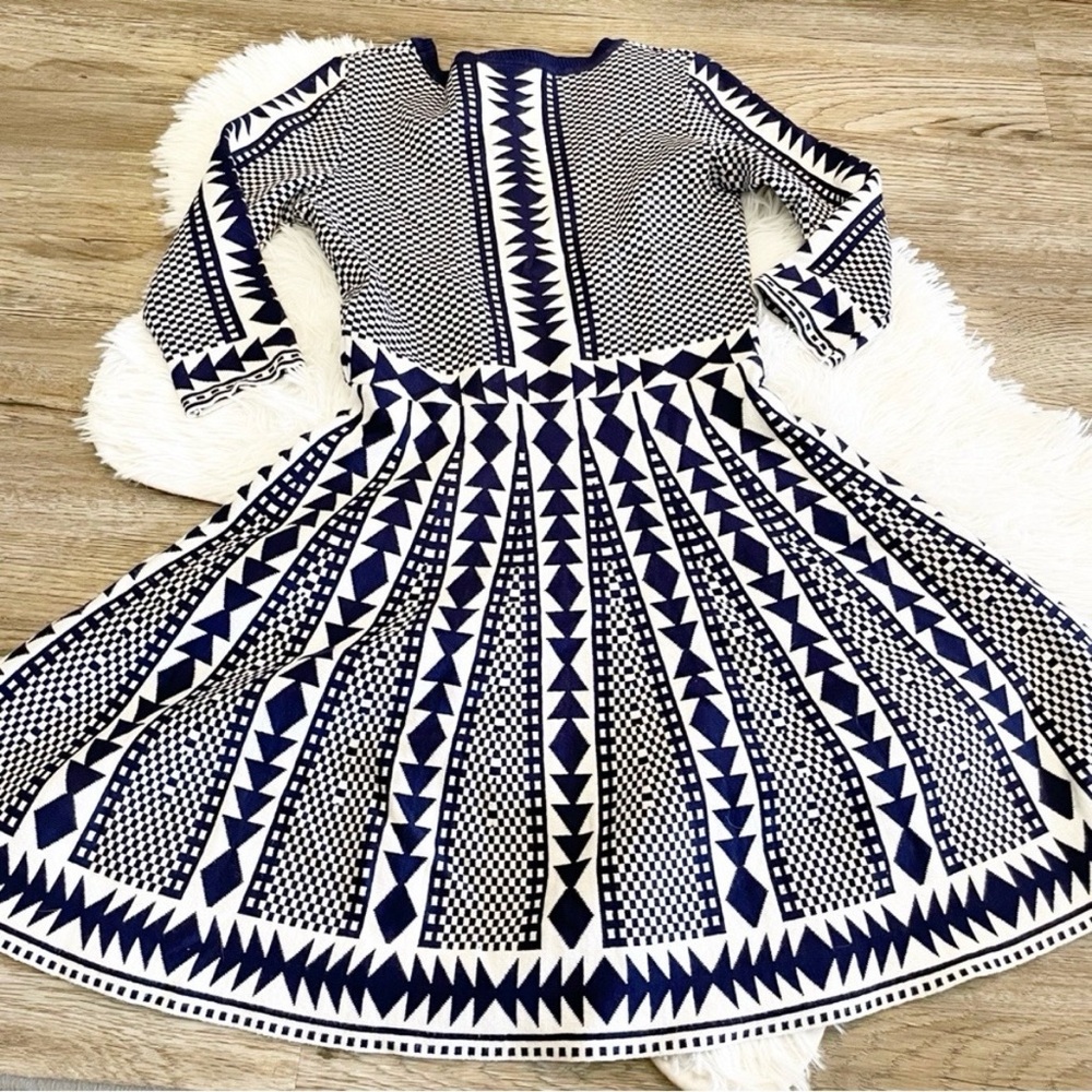 Nina Leonard Geometric Fit & Flare Sweater Dress Medium 3/4 Sleeve Fall Winter - Picture 8 of 8